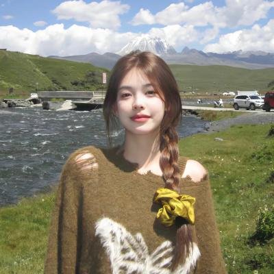 她比烟花寂寞